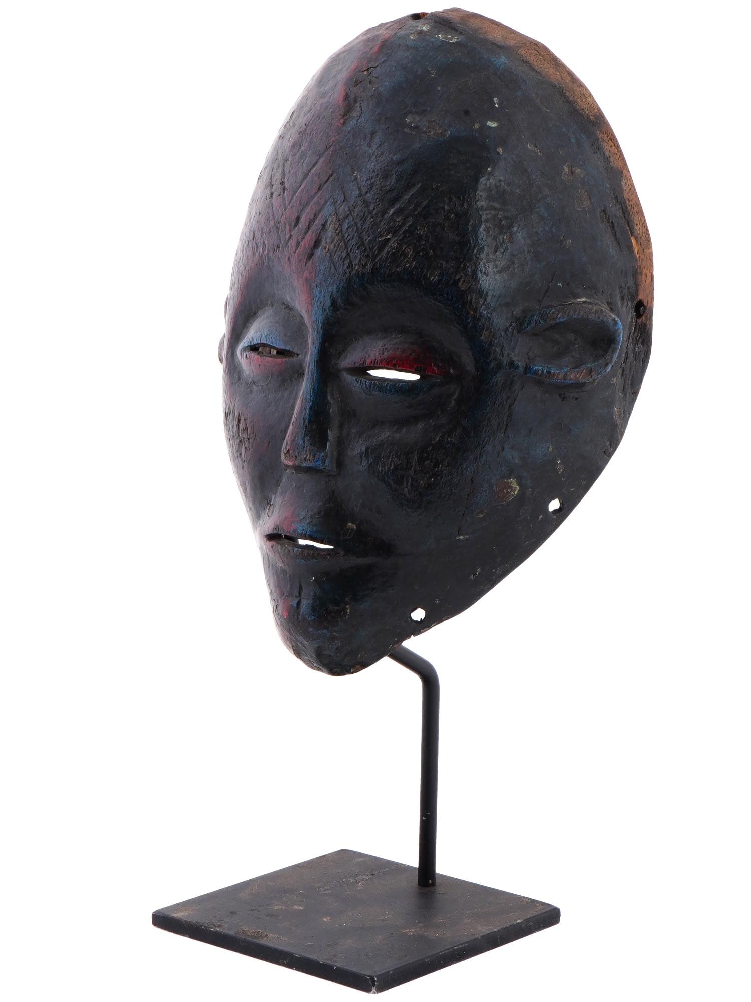 WEST AFRICAN CHOKWE PEOPLE CARVED MASK FROM ANGOLA (1 of 8)