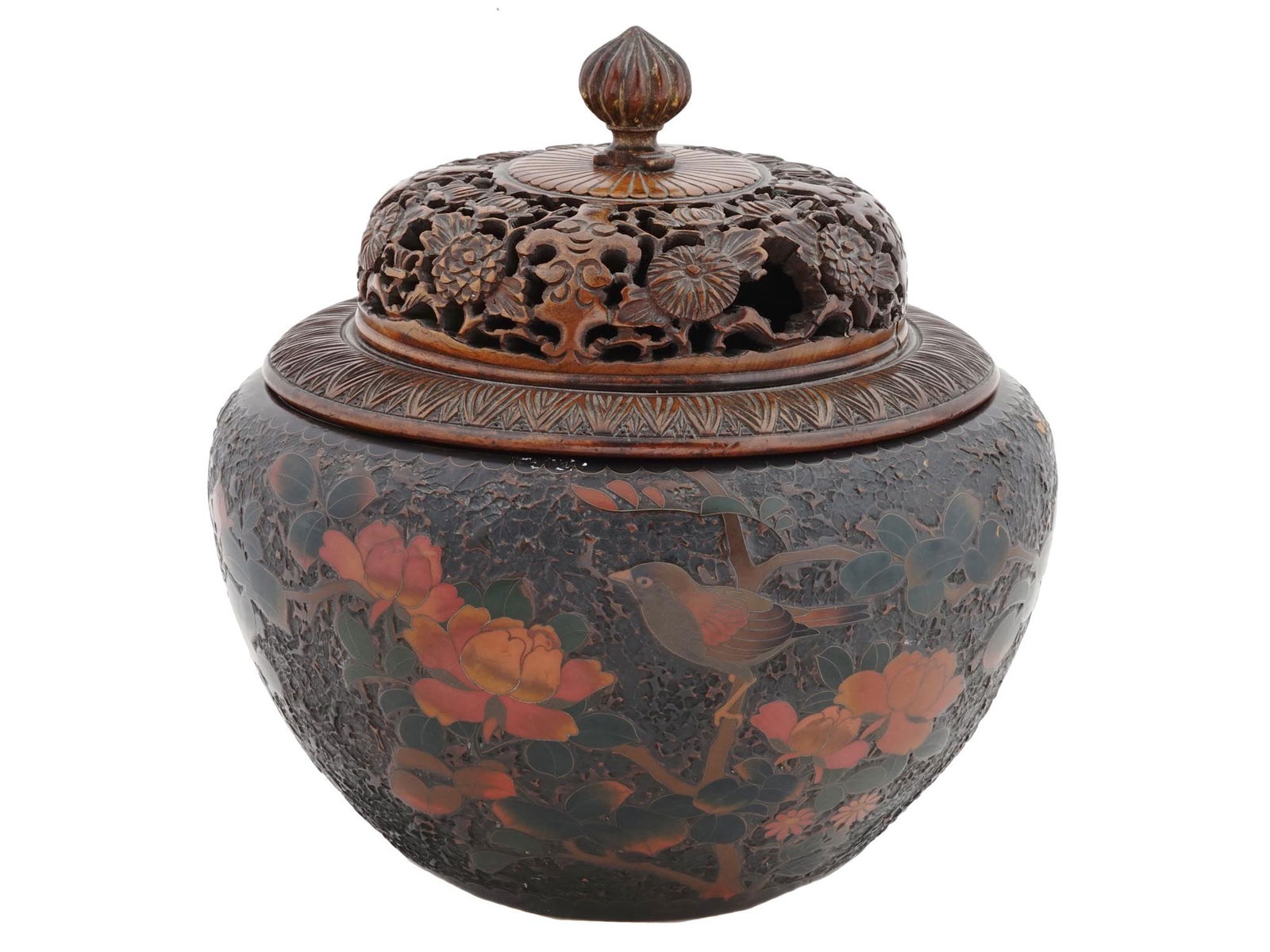 JAPANESE LACQUERED PORCELAIN BOWL WITH CARVED LID (1 of 10)