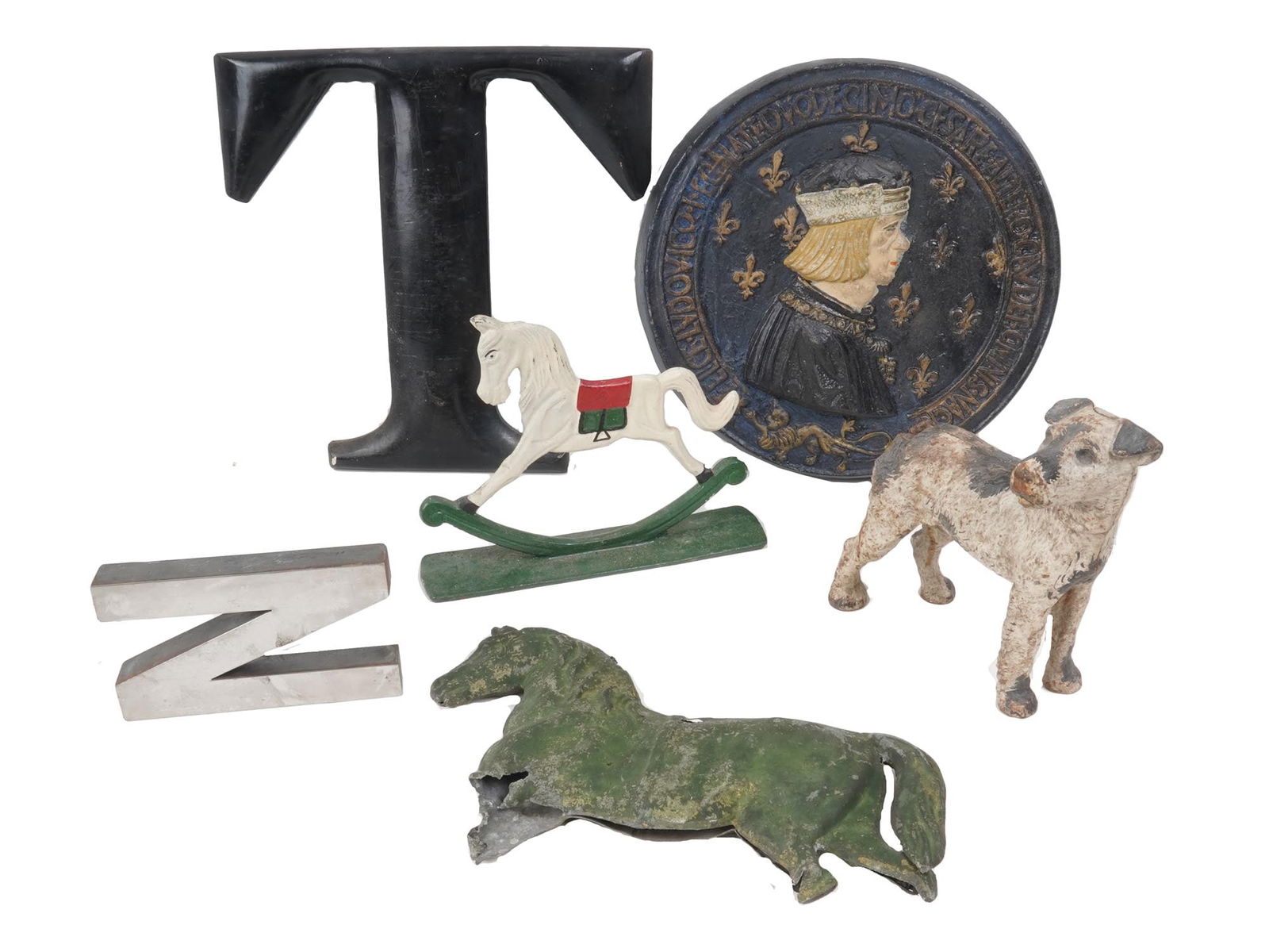 VARIOUS VINTAGE RUSTIC METAL DECOR COLLECTIBLES (1 of 8)