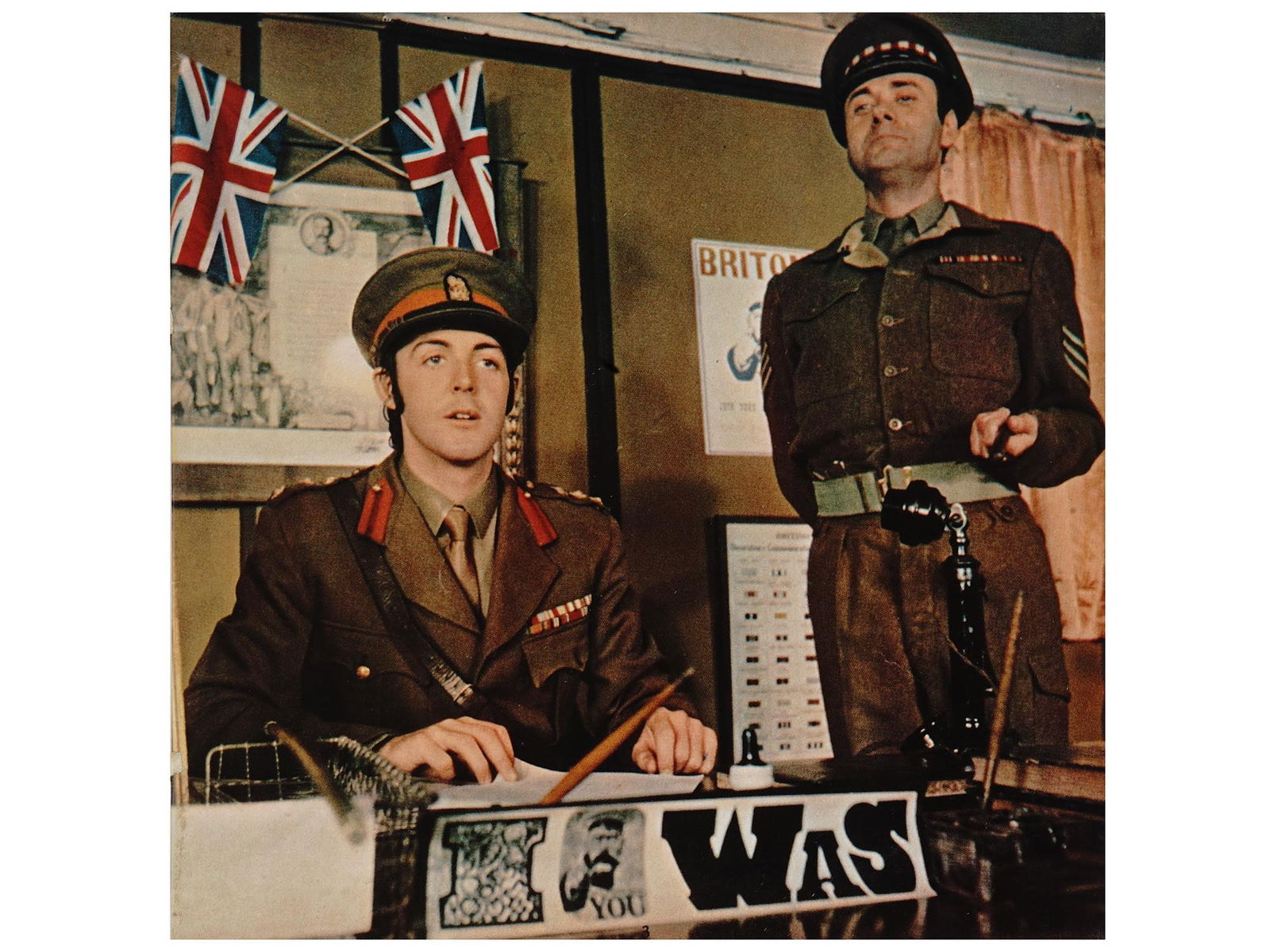 THE BEATLES MEMORABILIA PHOTOS BOOKLET FROM ALBUM (1 of 7)