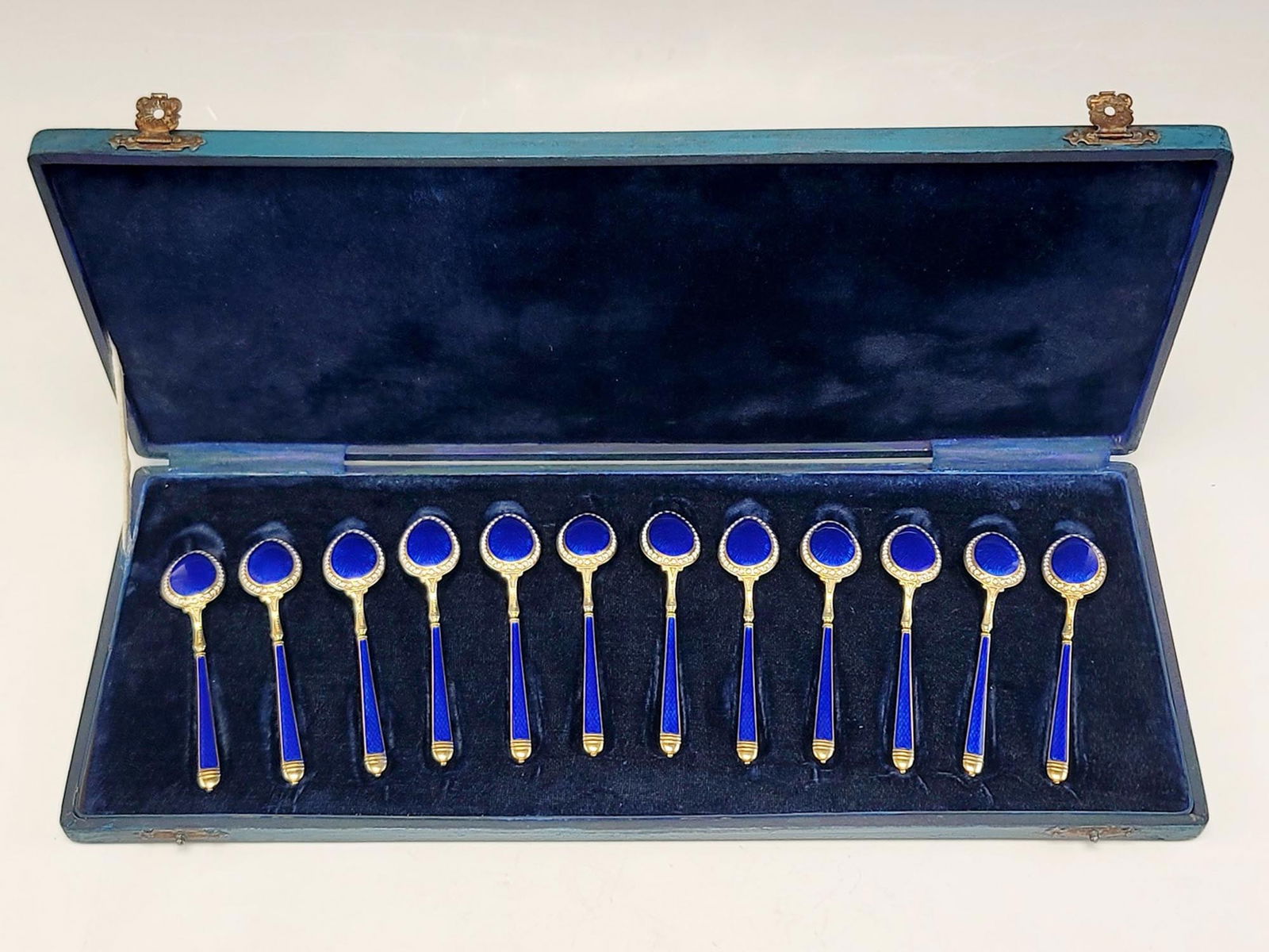 ANTIQUE ENGLISH SHEFFIELD SILVER ENAMEL SPOONS SET (1 of 7)