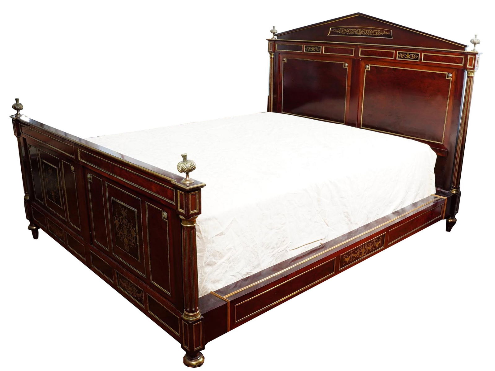 ANTIQUE QUEEN SIZE WOOD BRASS INLAY DOUBLE BED (1 of 7)