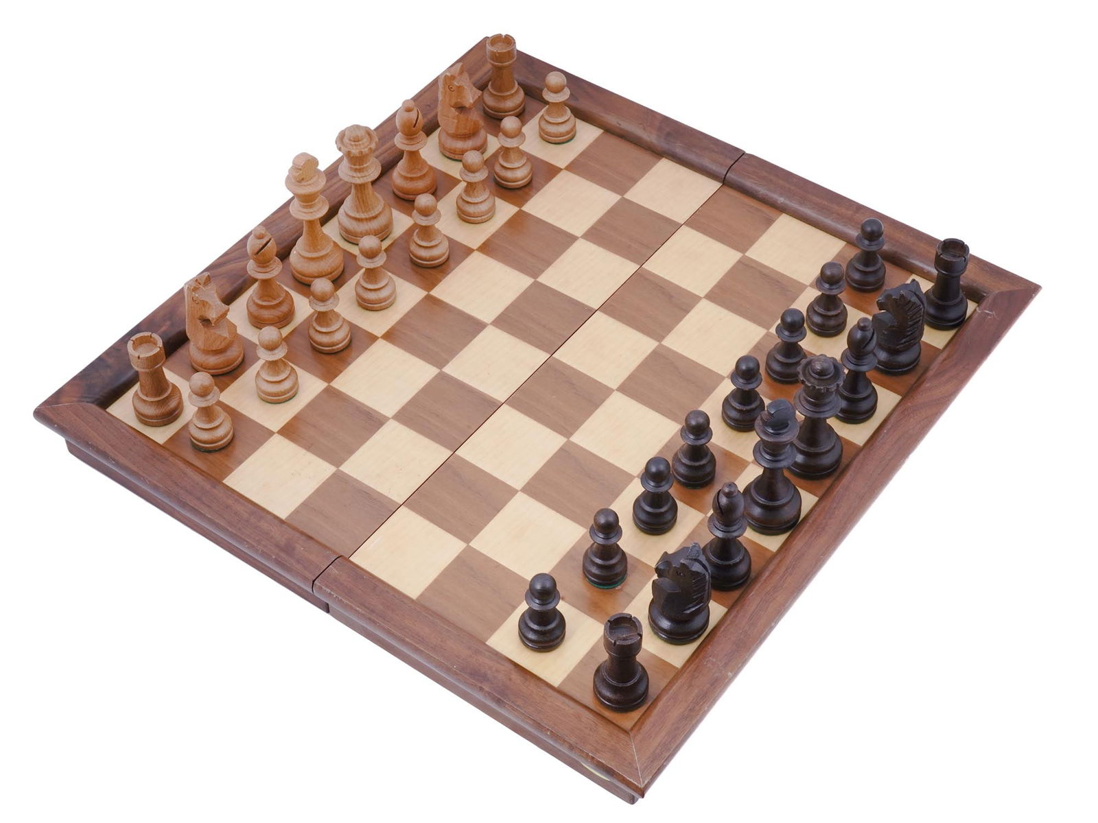 VINTAGE CHESS BOARD WITH CARVED WOOD GAME PIECES (1 of 5)