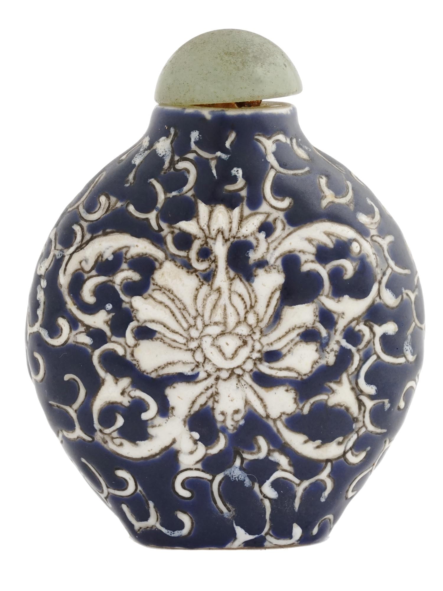 CHINESE QING BLUE AND WHITE PORCELAIN SNUFF BOTTLE: An antique Chinese porcelain snuff bottle. Later Qing dyansty, before 1912. Rounded flat body with hand-painted blue and white floral decor. Polished jade stone stopper. Hallmarked on the bottom. Coll