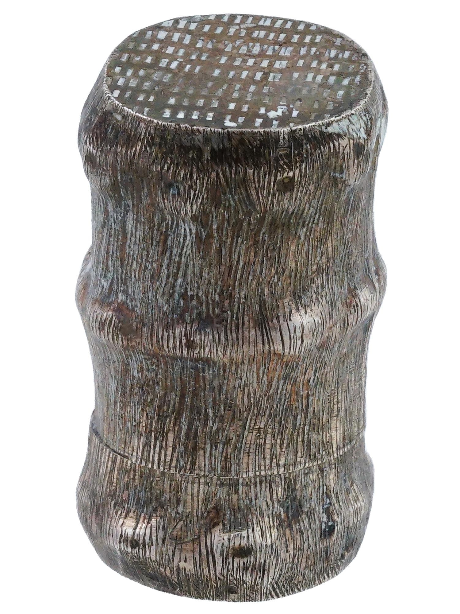 MEXICAN STERLING SILVER STUMP FORM FIGURAL PILL BOX: A Mexican covered Sterling Silver figural pill box. The box is made in a shape of a tree stump, engraved with a textured ornament. The cover and the bottom are probably inlaid. Unmarked. Vintage and M