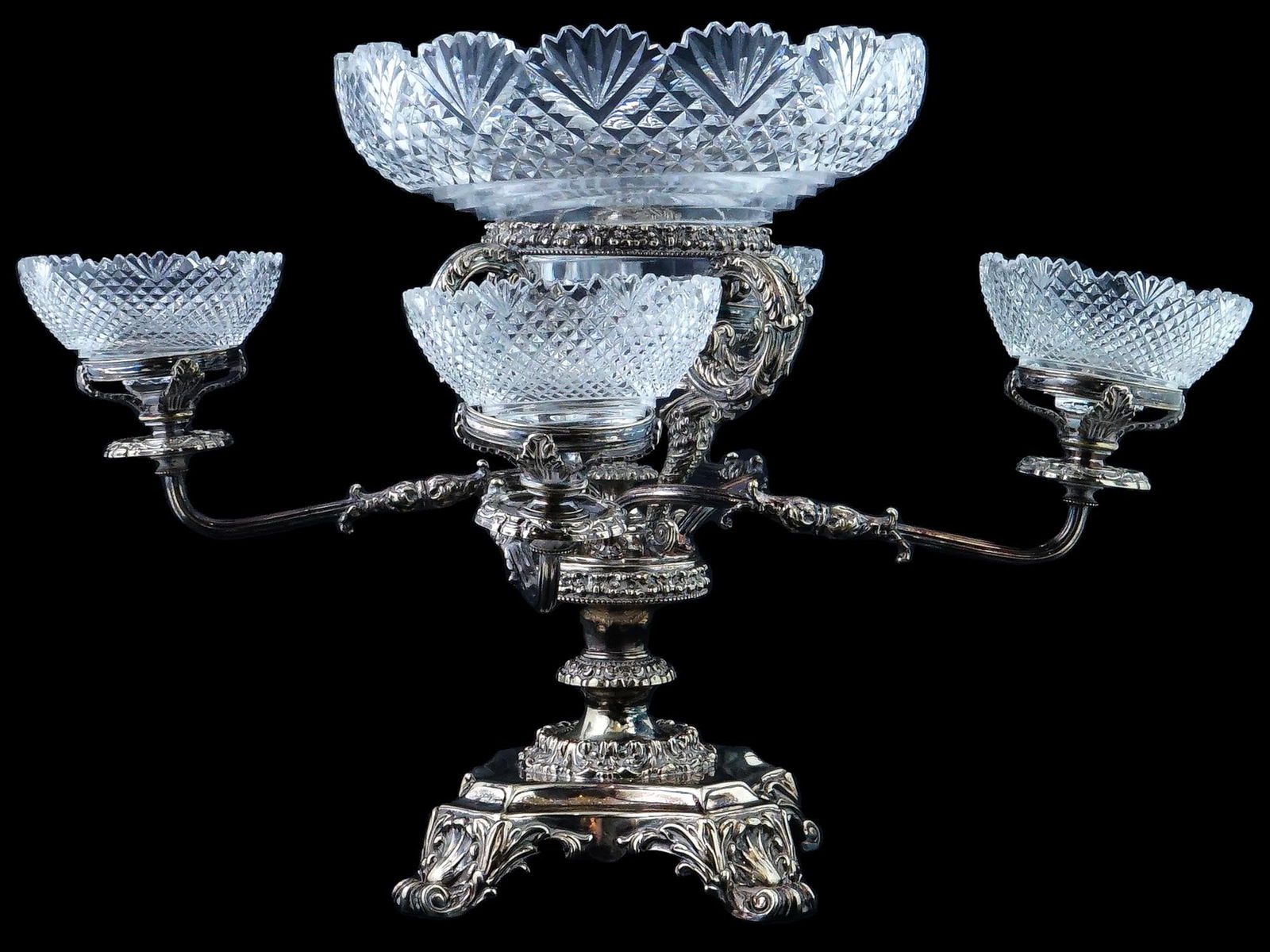 ANTIQUE WALKER AND HALL SILVERPLATE CRYSTAL CENTERPIECE (1 of 12)