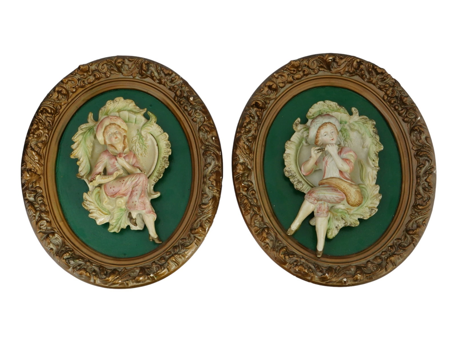 MID CENTURY COLORED CHALKWARE LOVE COUPLE WALL PLAQUES (1 of 7)