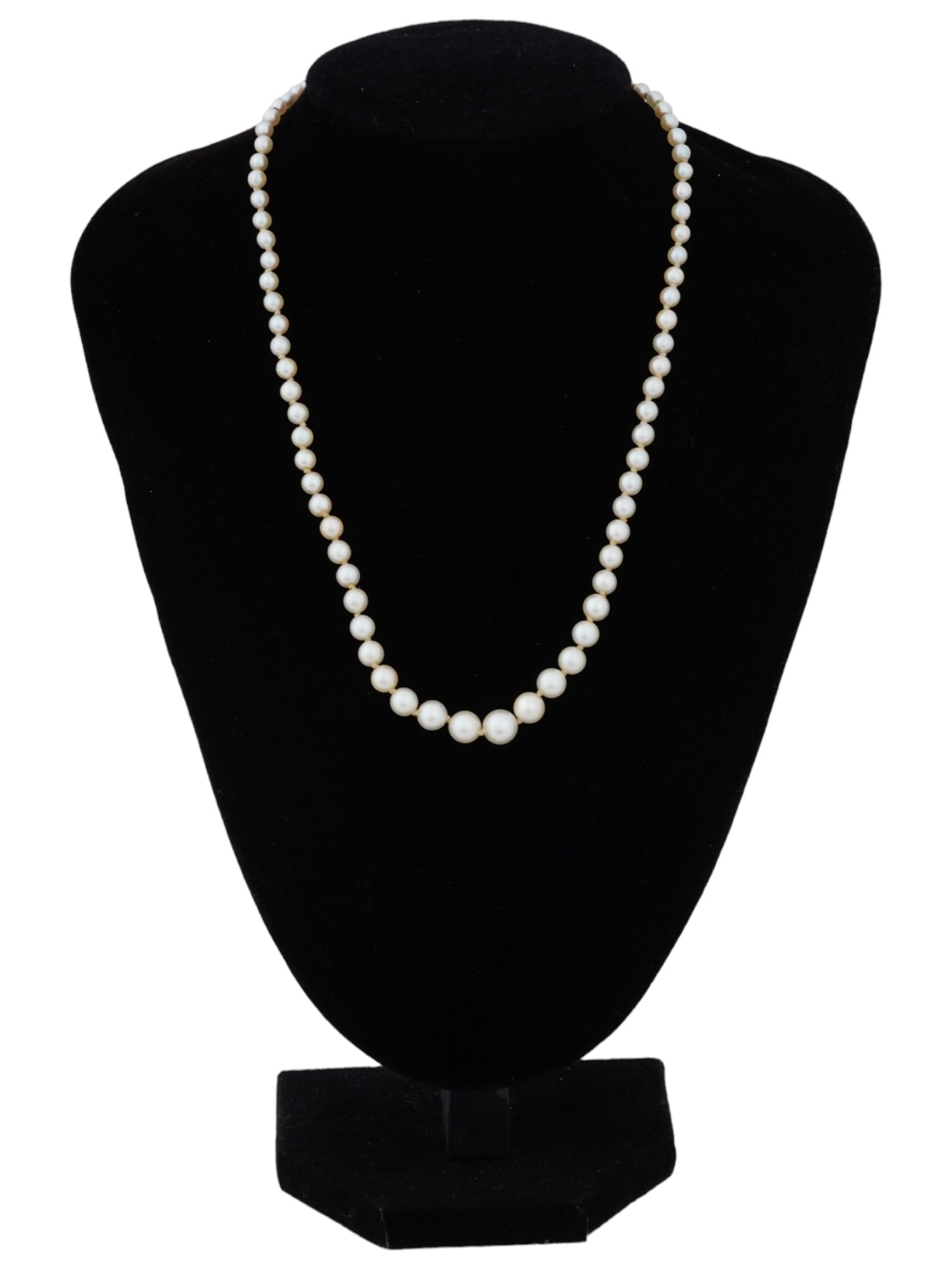 VINTAGE GRADUATED CULTURED PEARL 10K GOLD NECKLACE: A vintage graduated cultured pearl necklace. A graduated pearl necklace typically features pearls arranged in ascending and descending size order, creating a visually pleasing and graceful effect. The