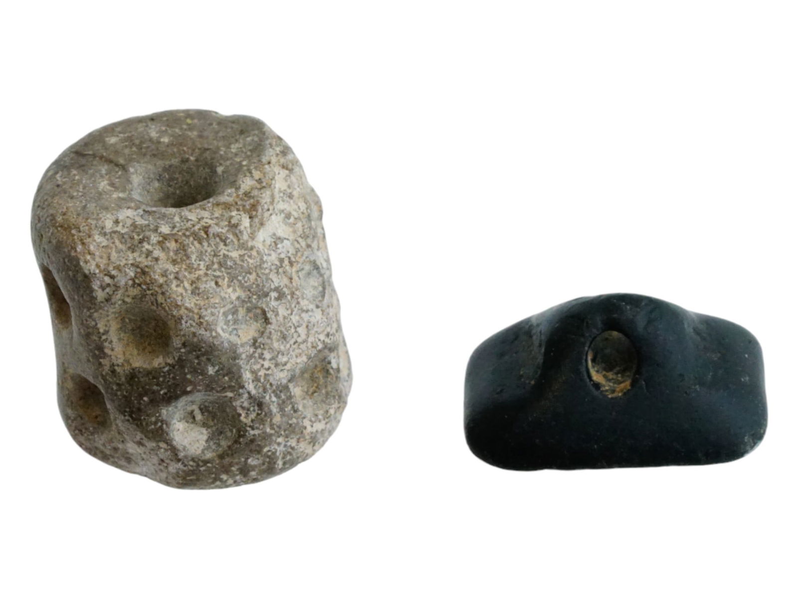 LOT OF TWO NEAR ESTERN HAND CARVED HARD STONE SEALS (1 of 4)