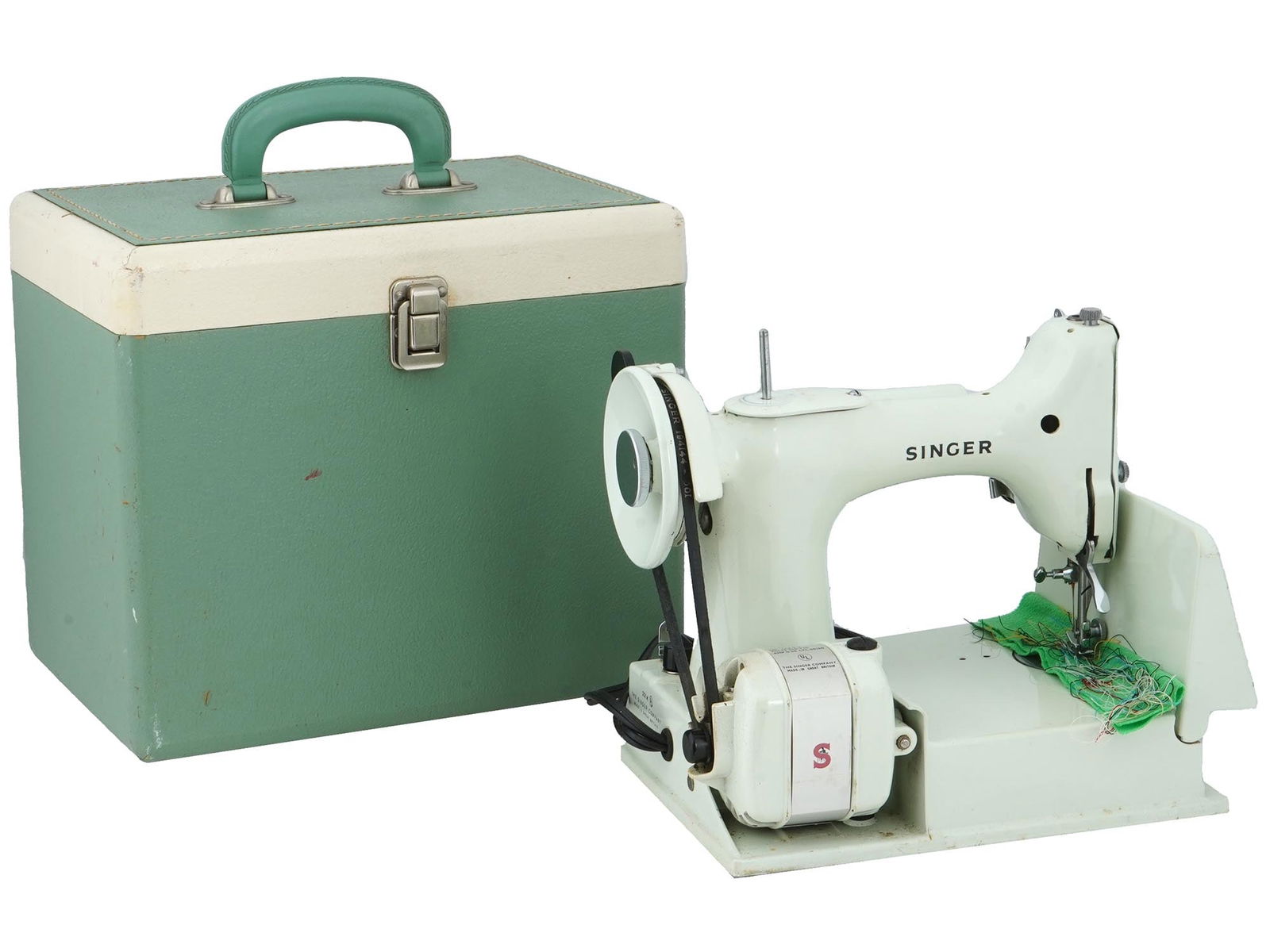 ENGLISH FEATHERWEIGHT SEWING MACHINE SINGER 221K IOB (1 of 10)