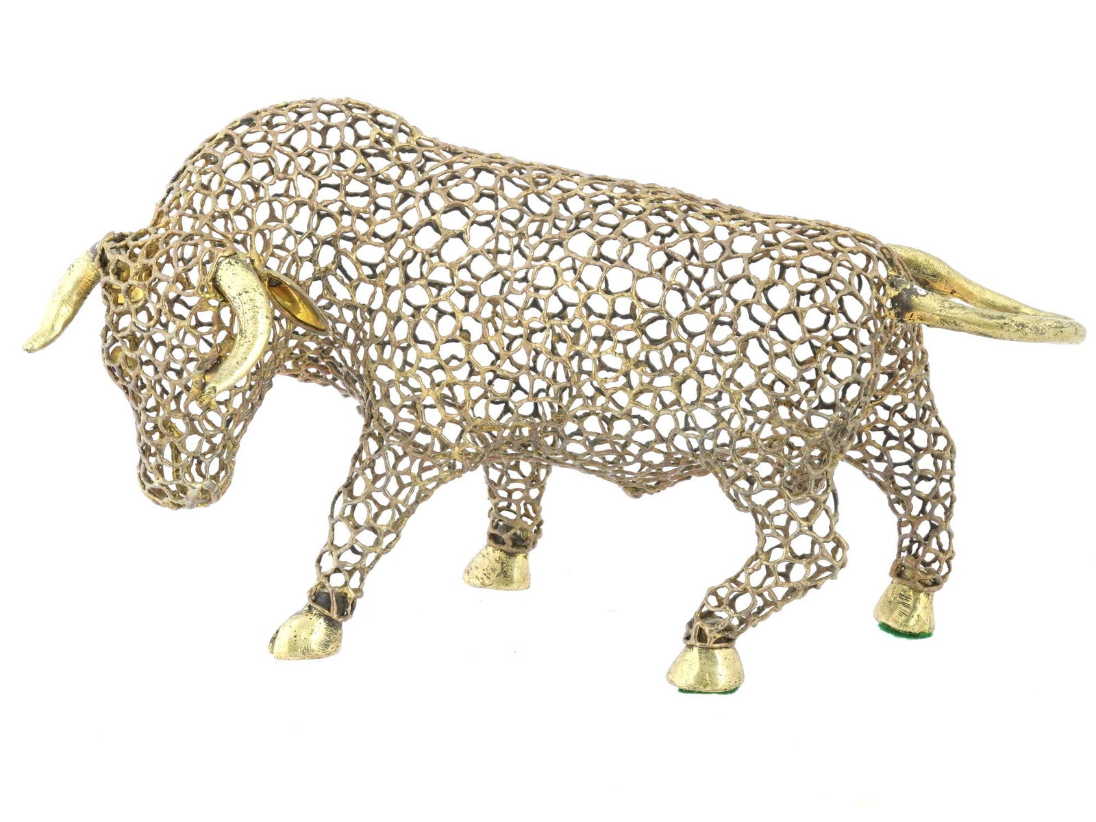 VINTAGE GILDED OPEN METAL WIRE SCULPTURE OF BULL: A vintage gilded open metal wire sculpture of a bull. Circa late 20th century. A massive bull with a reticulated body stands in a tense fighting pose with his horns down, ready to attack. The horns, h