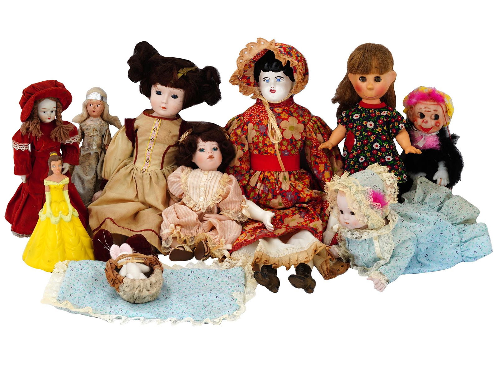 COLLECTION OF VINTAGE PORCELAIN DOLLS IN OUTFITS: A collection of vintage dolls, from early to the second half of the 20th century. A total of 10 dolls, including a Poor Pitiful Pearl, a Horsman doll from 1963, a Yesterdays Children Stephanie porcela