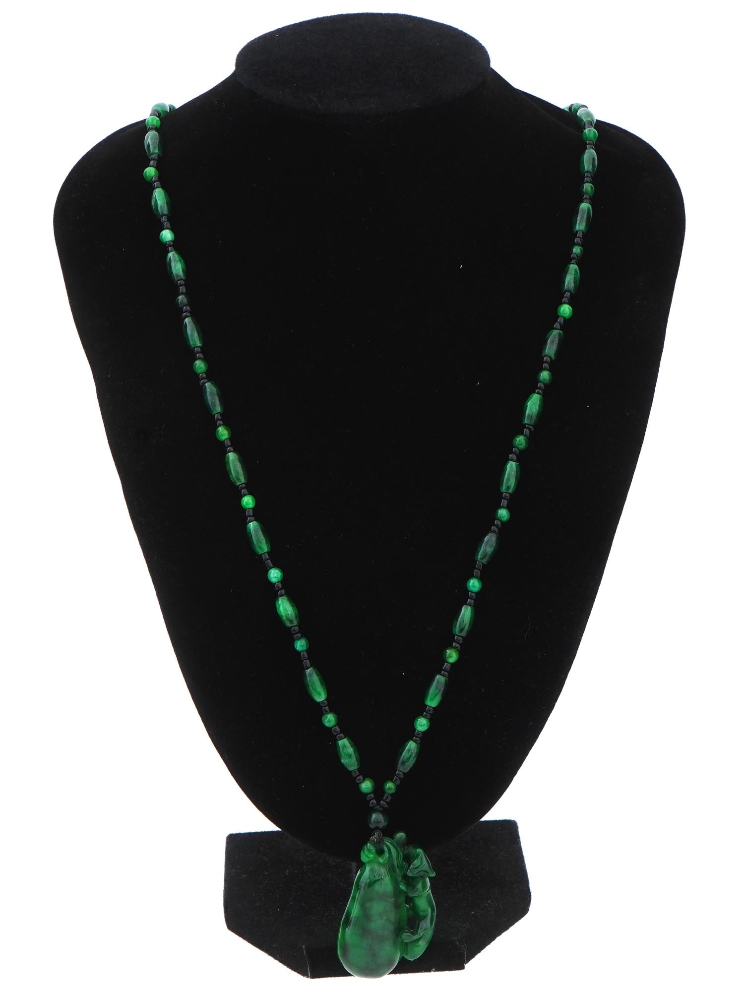 CHINESE JADE BEADED NECKLACE WITH CARVED PENDANT (1 of 4)