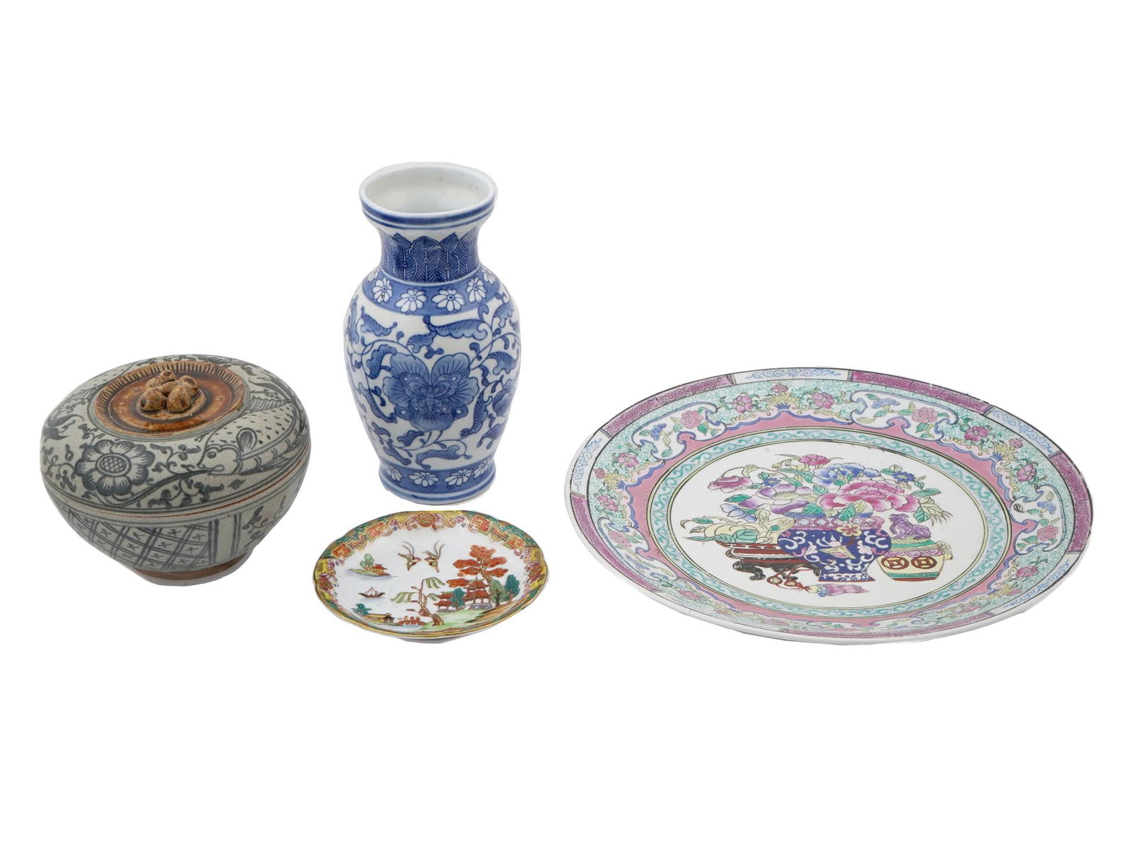 20TH C CHINESE AND JAPANESE PORCELAIN TABLEWARE (1 of 10)