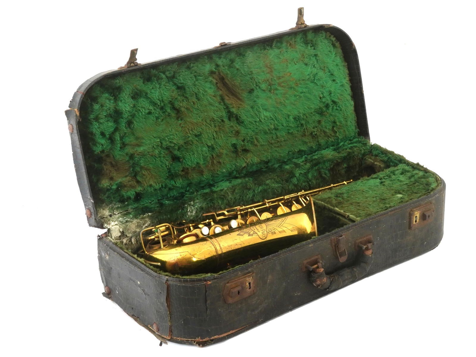 AMERICAN VINTAGE BRASS ALTO SAXOPHONE BY ELKHART (1 of 9)