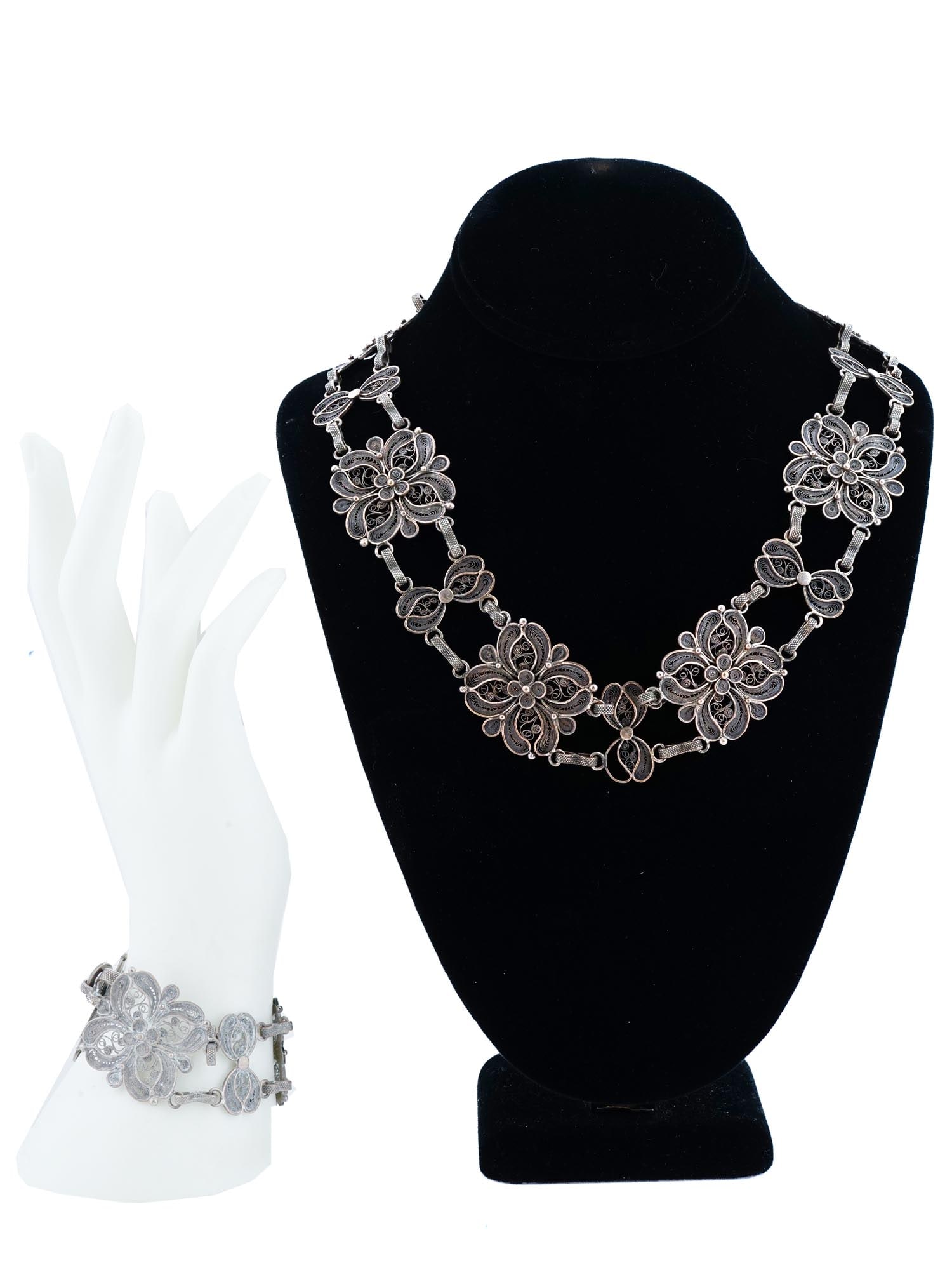 VINTAGE SILVER FILIGREE NECKLACE AND BRACELET (1 of 6)
