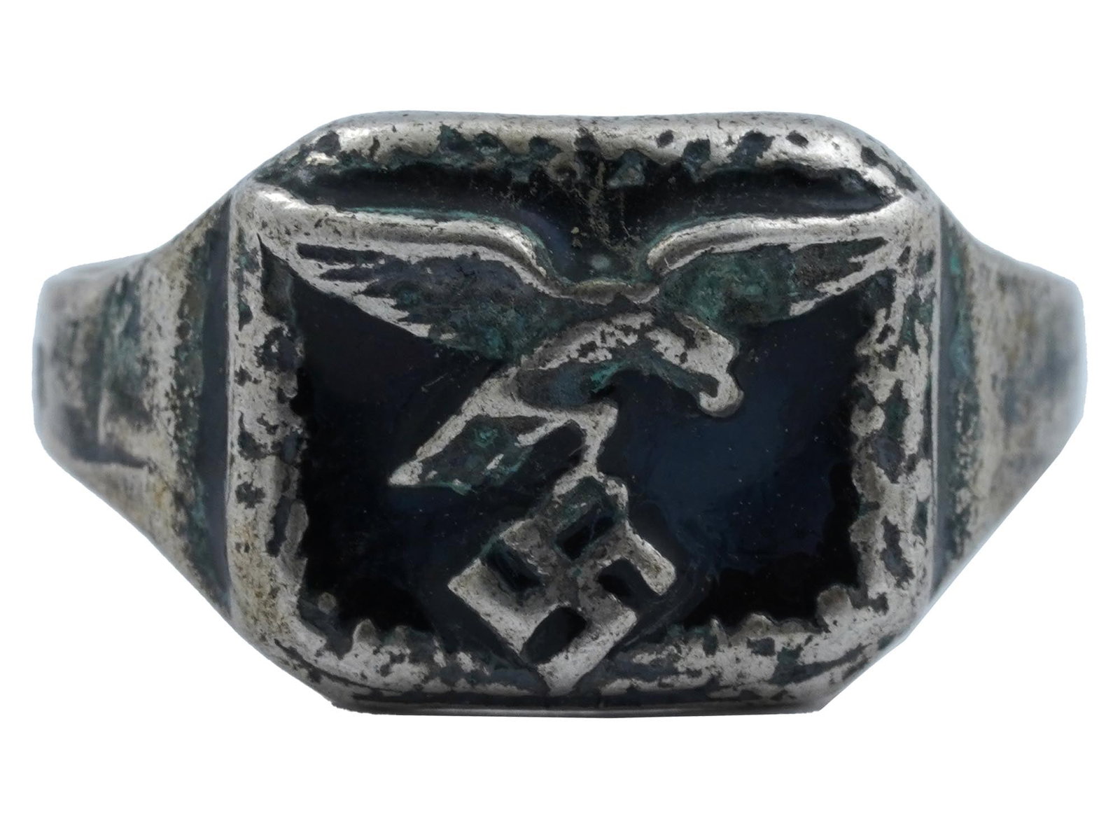 GERMAN WWII TYPE LUFTWAFFE PILOTS SILVER RING: A WWII Nazi German Third Reich type Luftwaffe Pilots Silver ring. The ring is adorned with a Luftwaffe emblem with a Nazi eagle holding a swastika insignia on a black enamel background. Hallmarked wit