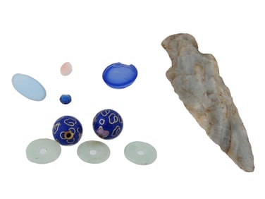 LOT OF TEN NATURAL STONES ITEMS  JADE SAPPHIRE