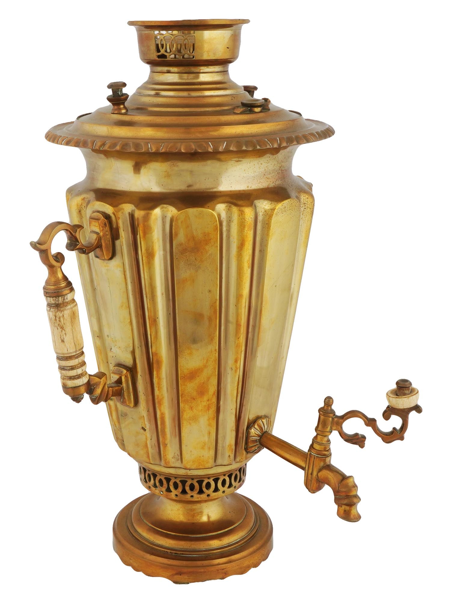 LARGE VINTAGE RUSSIAN GILT BRASS SAMOVAR: A large vintage Russian gilt brass samovar, a traditional Russian metal container for boiling water. Fluted body. The handles are set with wood. Unmarked. Russian Collectables, Serveware Tableware Tea