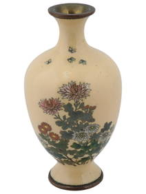 HIGH QUALITY JAPANESE FOOTED CLOISONNE ENAMEL VASE (1 of 6)