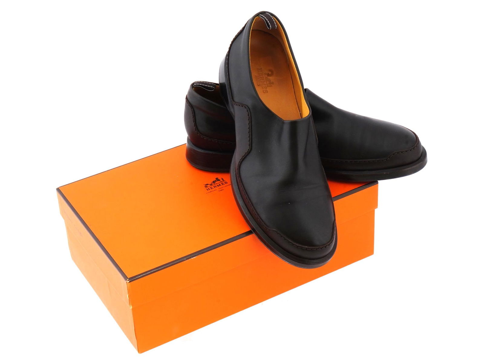 VINTAGE WOMENS BLACK LEATHER SHOES BY HERMES IOB (1 of 11)