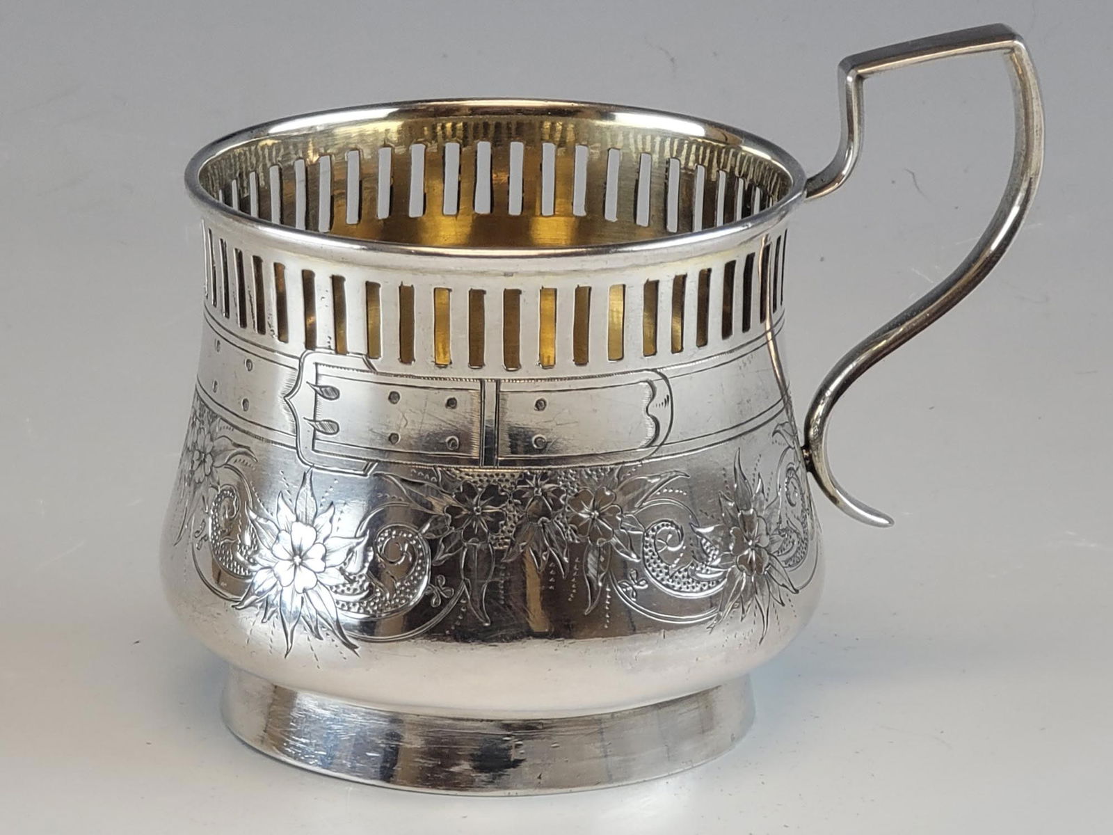 ANTIQUE 19C RUSSIAN ENGRAVED SILVER TEA GLASS HOLDER (1 of 8)