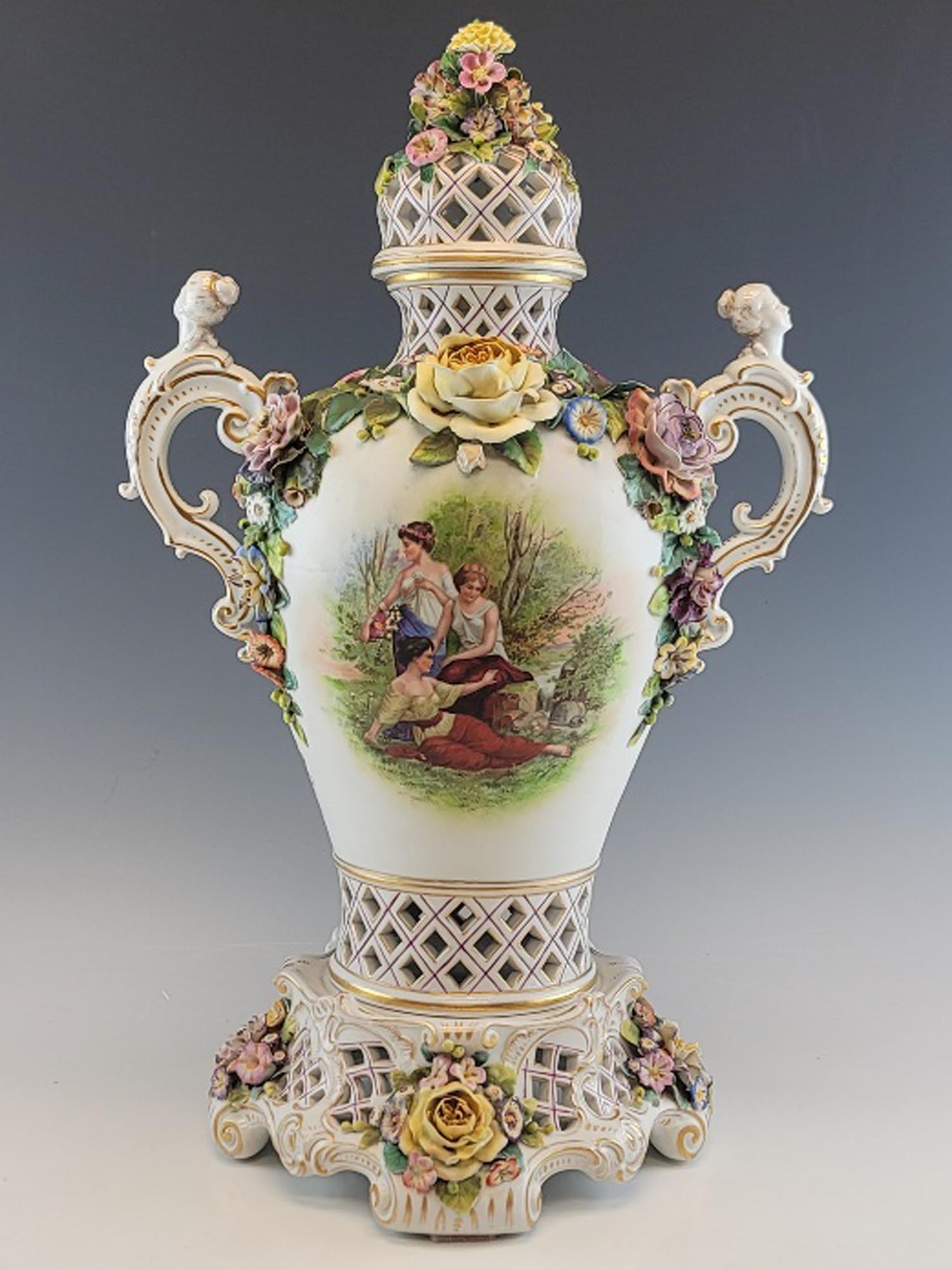 LARGE ANTIQUE ROYAL VIENNA PORCELAIN VASE URN (1 of 9)