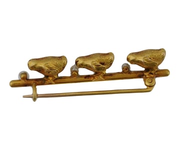 14K GOLD ANTIQUE CHICKENS BROOCH WITH NATURAL PEARLS