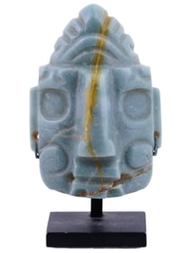 ANCIENT MESOAMERICAN OLMEC CARVED JADE AMULET