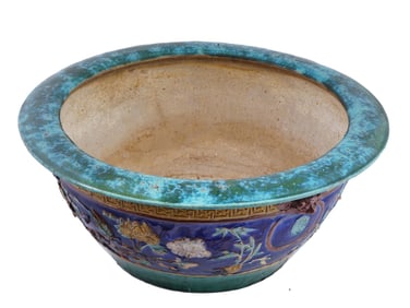 LARGE ANTIQUE CHINESE DEHUA MANNER CERAMIC PLANTER