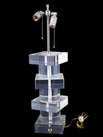 STACKED LUCITE TABLE LAMP IN MANNER OF KARL SPRINGER
