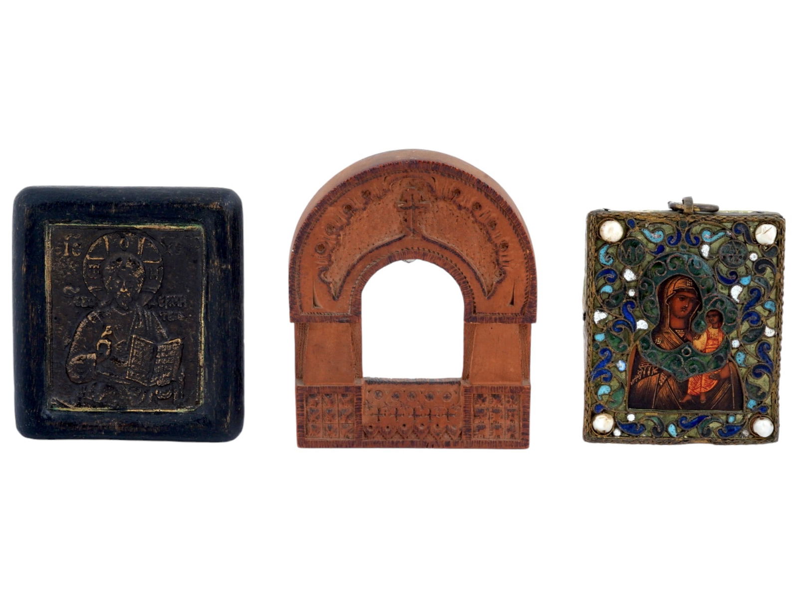ANTIQUE RUSSIAN MINIATURE ICONS AND ICON CASE C 1900 (1 of 4)