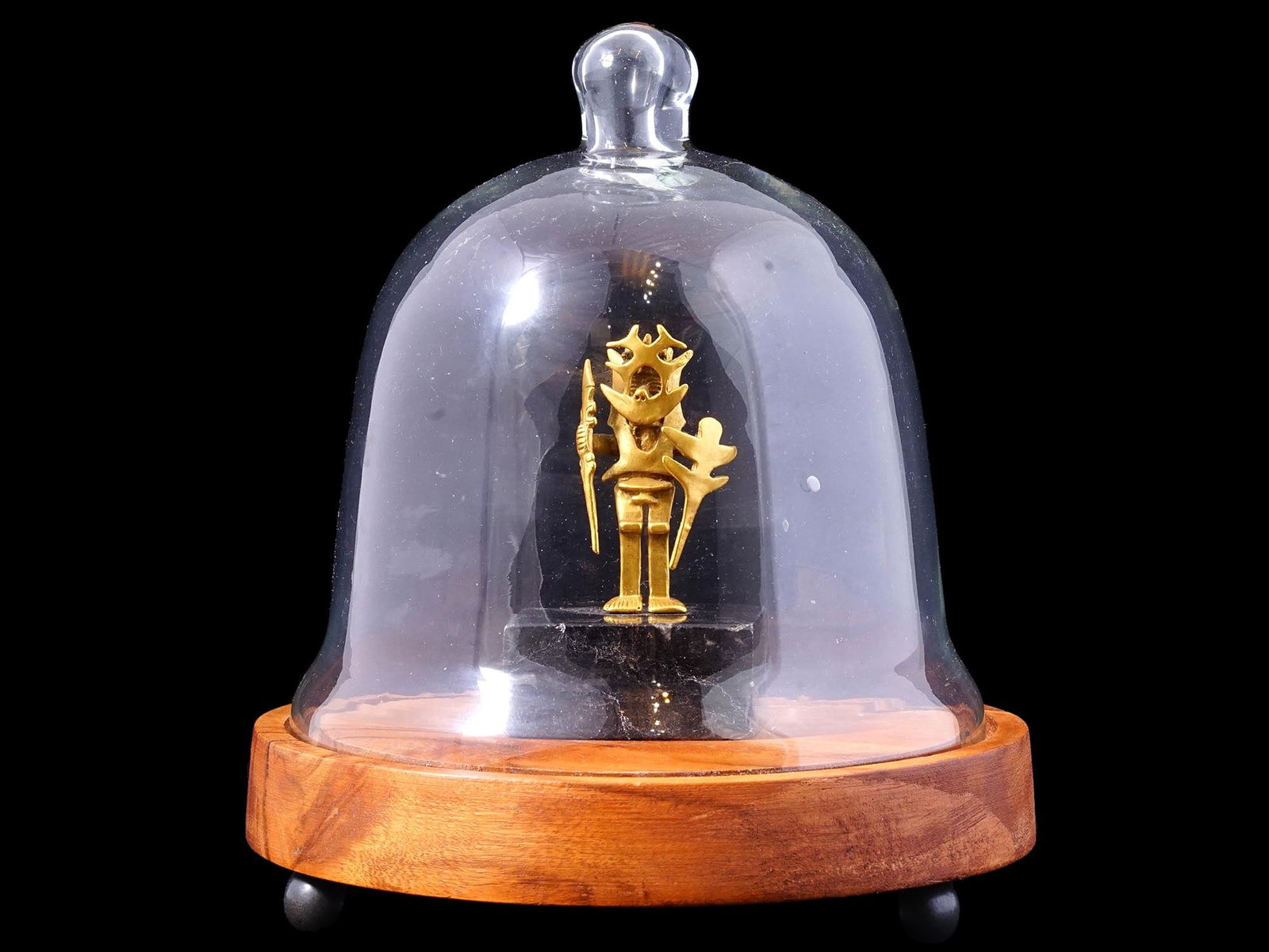 COLOMBIAN CALIMA GILT BRONZE WARRIOR FIGURE PENDANT (1 of 8)