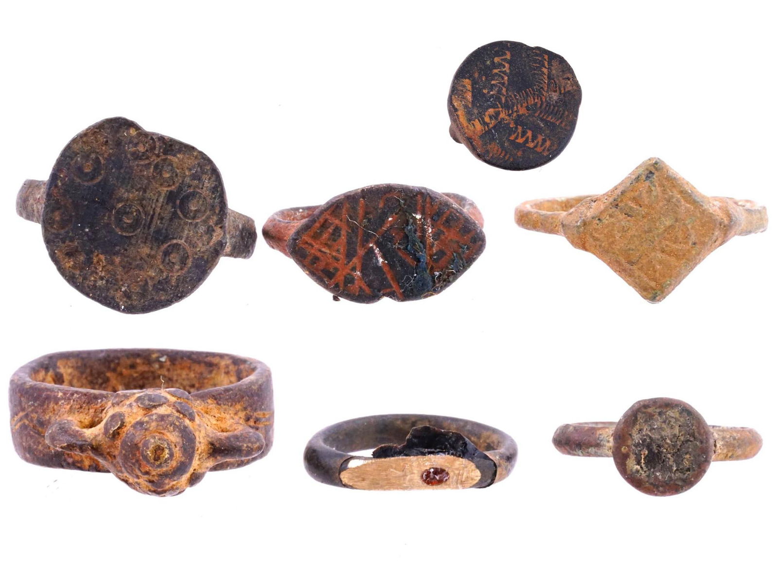 ANCIENT ROMAN BRONZE RINGS OF VARIOUS DESIGNS (1 of 7)