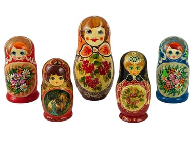 VINTAGE RUSSIAN HAND PAINTED WOOD NESTING DOLL