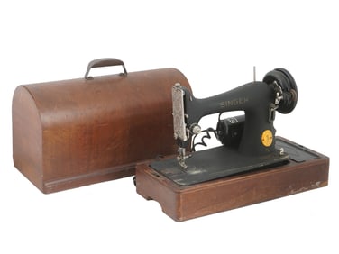 AMERICAN 1950S ELECTRIC SINGER SEWING MACHINE