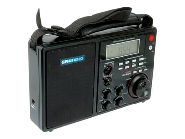 VINTAGE GRUNDIG S450DLX FIELD RADIO RECEIVER