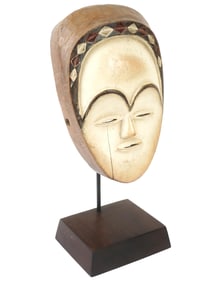 CENTRAL AFRICAN GABON VUVI PEOPLE WHITE FACE MASK