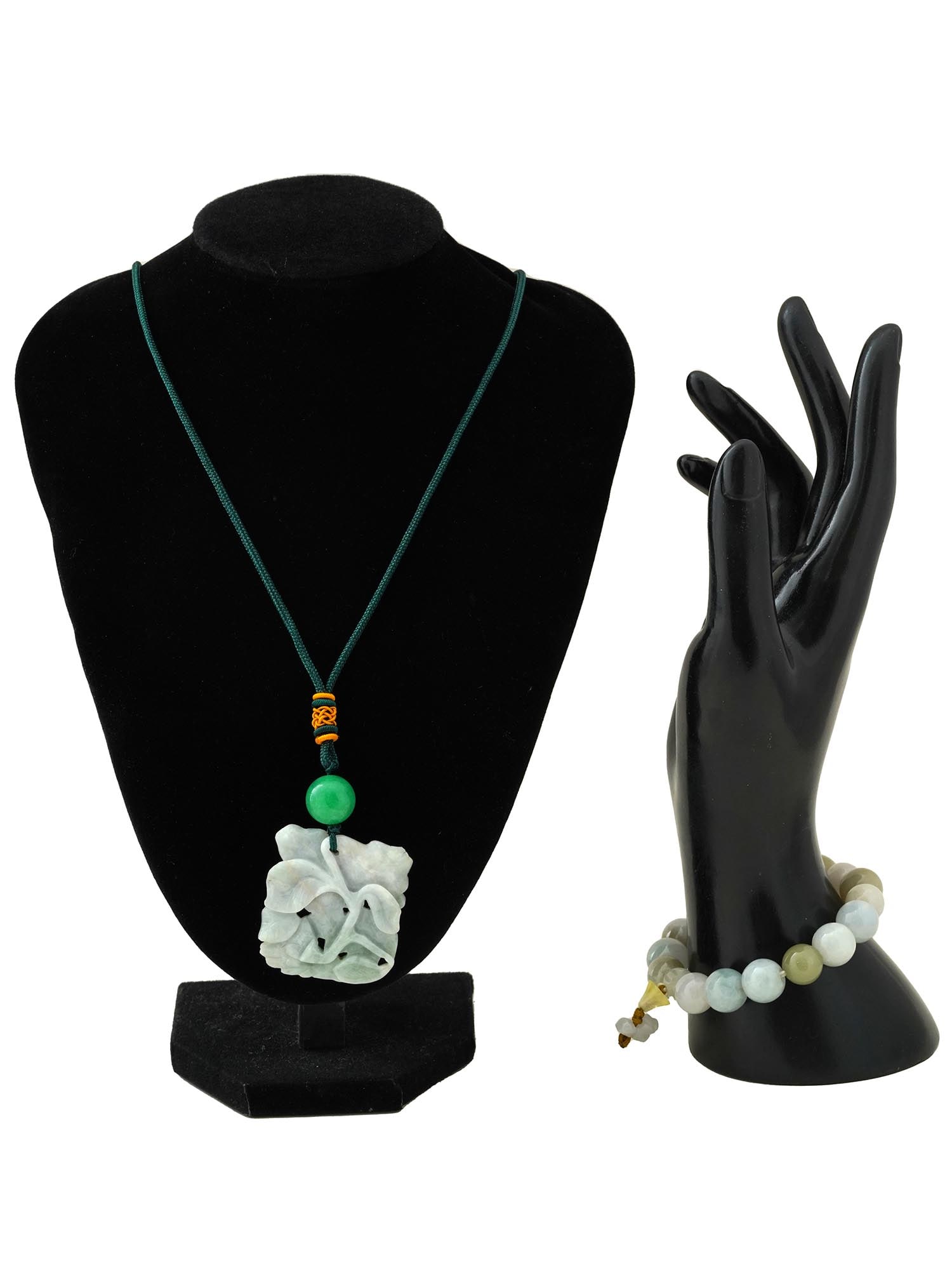 LOT OF CHINESE JADE BRACELET AND PENDANT NECKLACE (1 of 4)