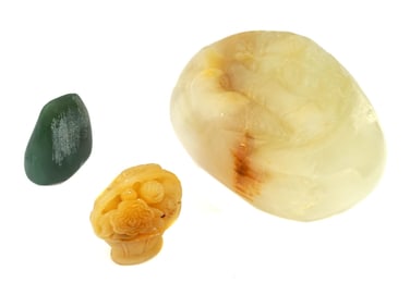 COLLECTION OF CHINESE CARVED JADE AMULET FIGURINES