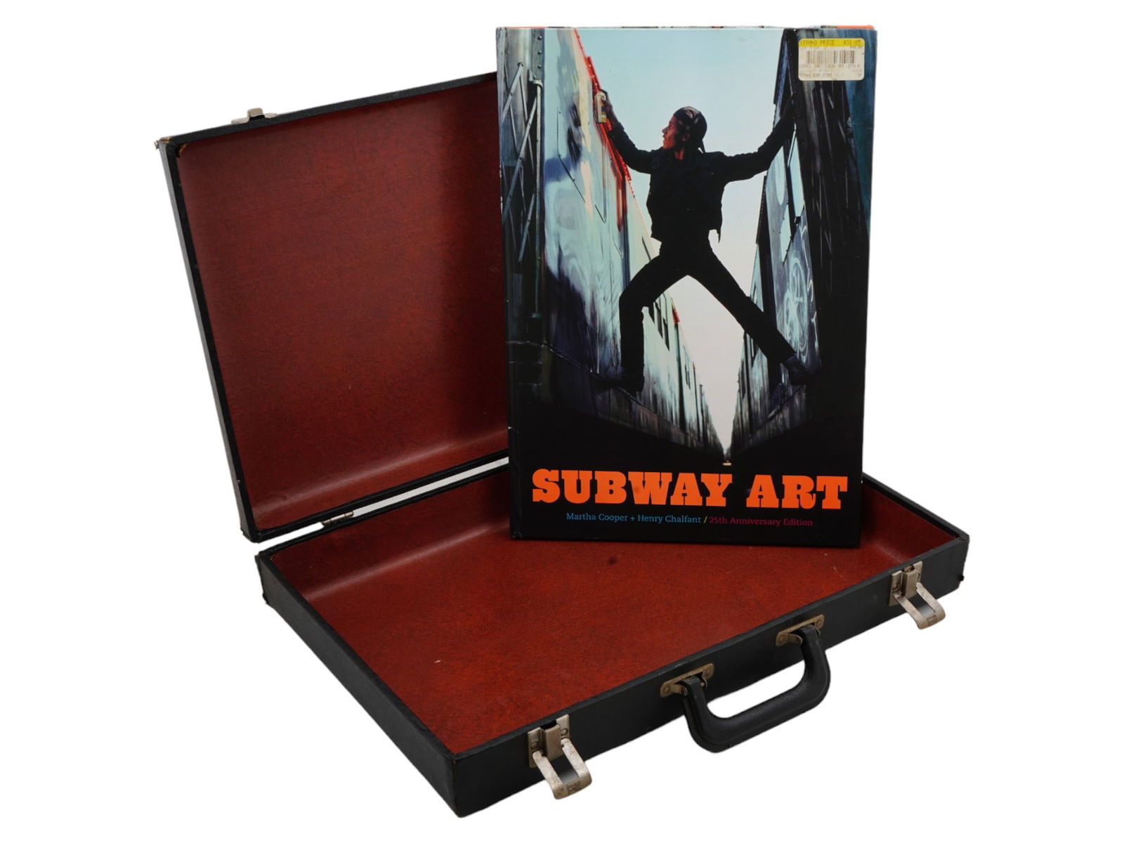 AMERICAN SUBWAY ART BOOK BY MARTHA COOPER HENRY CHALFANT: An American book, Subway Art by Martha Cooper and Henry Chalfant. Published by Chronicle Book, 2009. Hardcover. 128 pages. During the 1970s and 80s, photographers Martha Cooper and Henry Chalfant capt