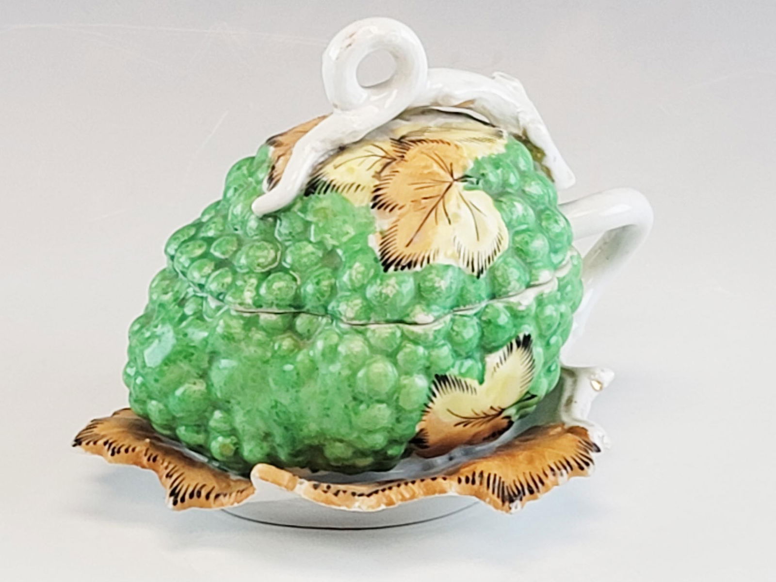 19C IMPERIAL RUSSIAN KUZNETSOV PORCELAIN SERVING BOX (1 of 7)