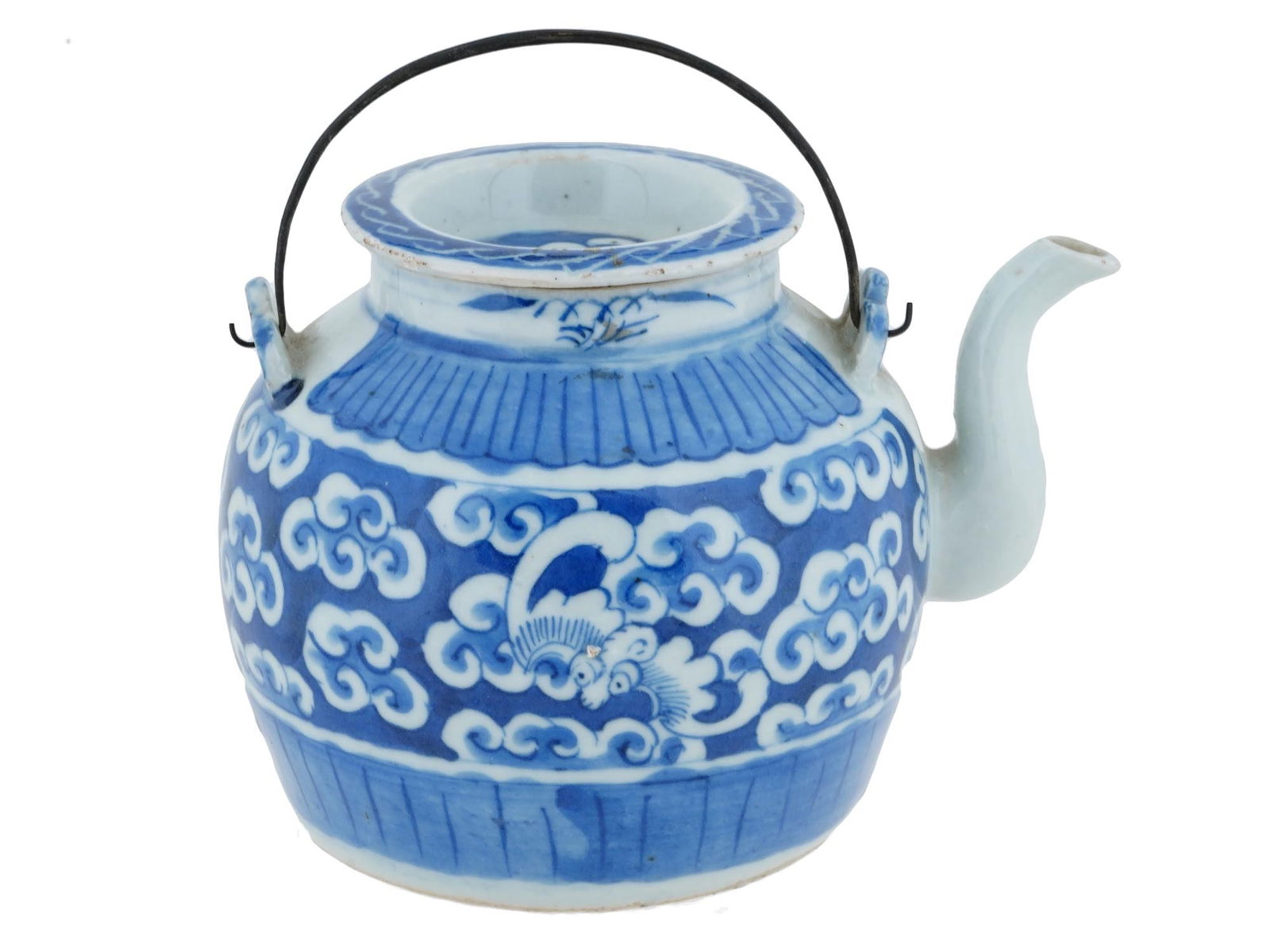 CHINESE TAO KUANG BLUE AND WHITE PORCELAIN TEA POT (1 of 5)