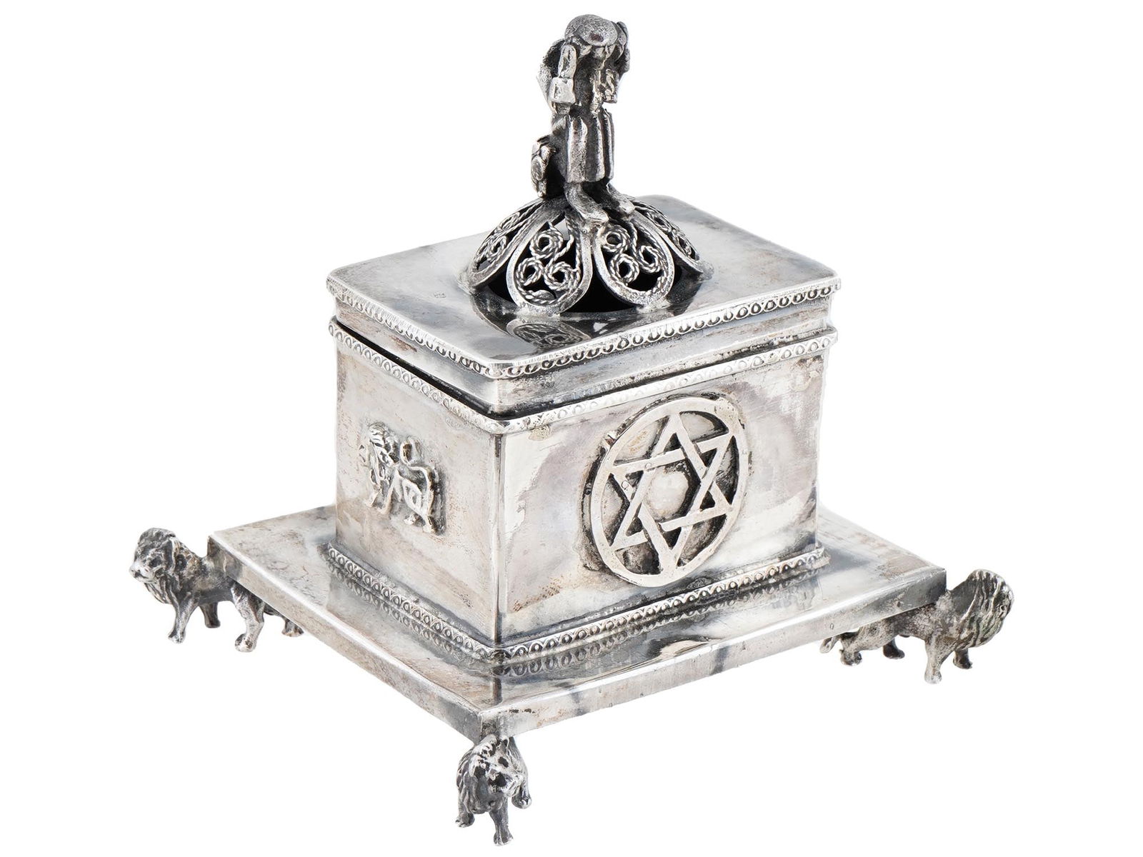 RUSSIAN JUDAICA SILVER COVERED BOX W LION FEET (1 of 4)