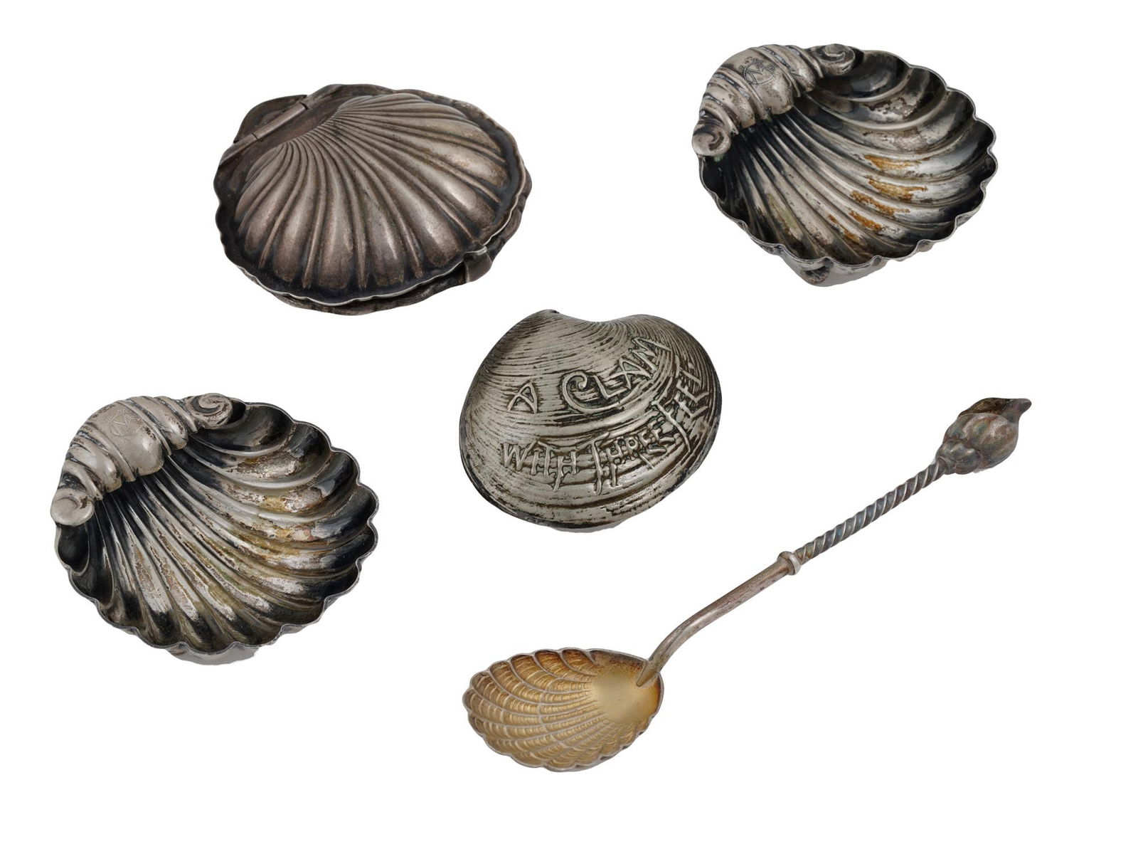 FIVE ANTIQUE STERLING SILVER SHELL SHAPED ITEMS (1 of 9)