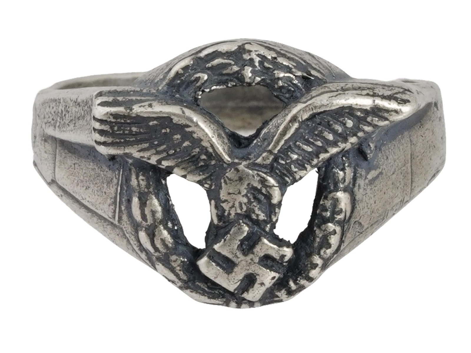 WWII NAZI GERMAN LUFTWAFFE PILOTS SILVER RING: A WWII Nazi German Third Reich Luftwaffe pilots silver ring. The ring is adorned with a Luftwaffe emblem with a Nazi eagle holding a swastika insignia on a black enamel background. Hallmarked with an 