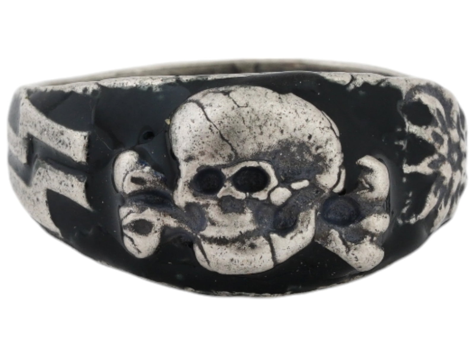GERMAN WWII TYPE WAFFEN SS MOUNTAIN TROOPS SILVER RING: A WWII Nazi German Third Reich type Waffen SS Mountain troops Silver ring. The exterior of the ring is engraved with a Totenkopf skull swastika insignia in the center, and SS runes, and an Edelweiss s