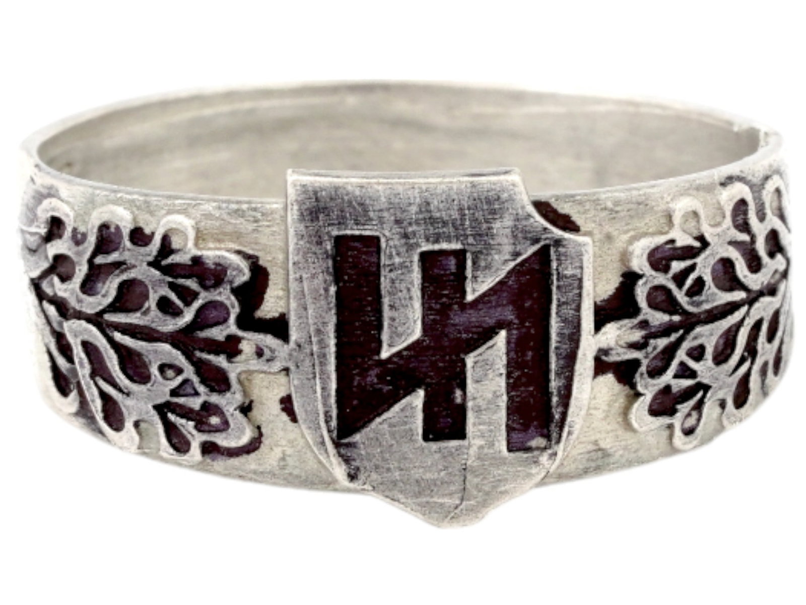 GERMAN WWII TYPE WAFFEN SS DIVISION DAS REICH SILVER RING: A Second World War Nazi German type Waffen SS Division Das Reich Silver ring. The ring is adorned with SS runes on a shield in the center, and covered with enamel in a black shade. The ring features a