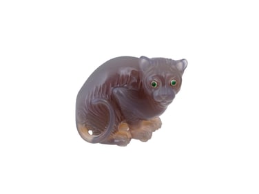 RUSSIAN CARVED AGATE CAT FIGURE WITH EMERALD EYES