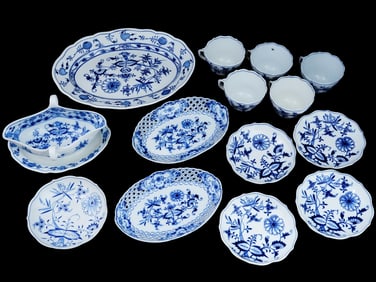 GERMAN MEISSEN BLUE ONION PORCELAIN TABLEWARE SET